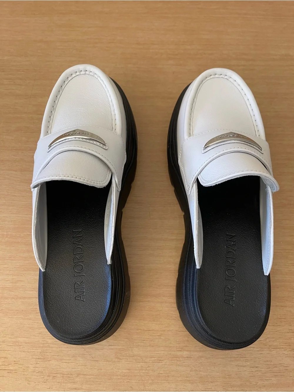 Nike Air Jordan Mule White Black Silver HJ4292-100 Women Sz 10 Slip-on Platform